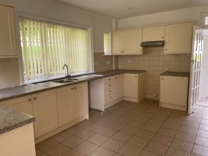 Kitchen/dining room - click for photo gallery
